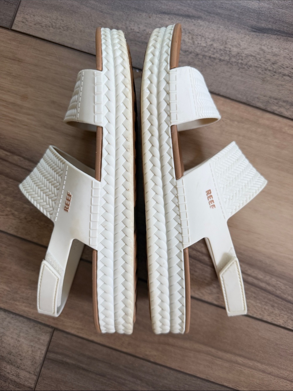 Reef Women’s Water Vista Sandals in White/Tan - Picture 3 of 5